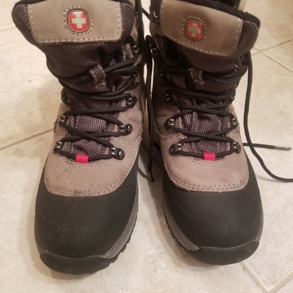 Wenger Thinsulate Swiss Army Winter/Hiking Boots - Picture 2 of 7